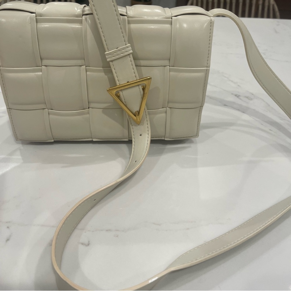 Amazon braided/woven cream crossbody purse - Picture 12 of 14